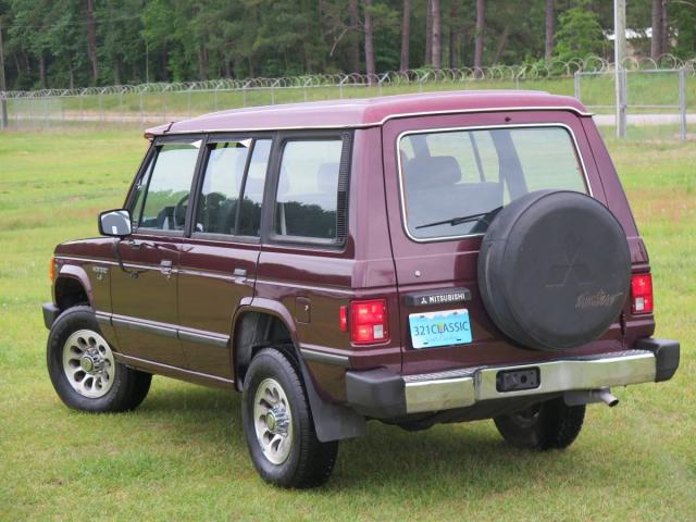 Mitsubishi Montero image 1