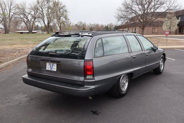 Chevrolet Caprice Base image 6