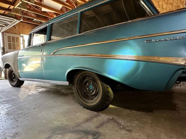 Chevrolet 2dr Wagon image 2