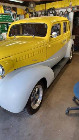 Chevrolet Master Deluxe image 3