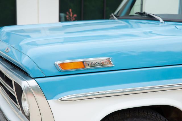 Ford F-250 image 1