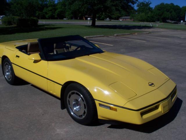 Chevrolet Corvette Convertible image 7