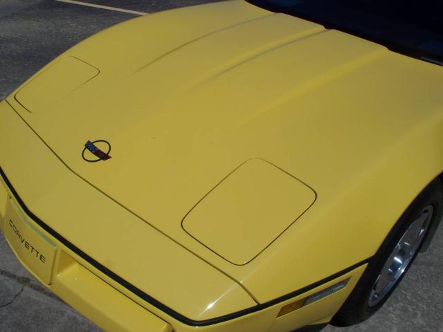 Chevrolet Corvette Convertible image 9