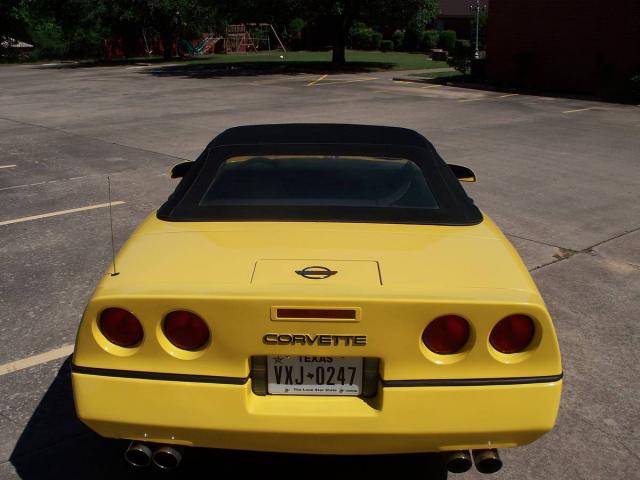 Chevrolet Corvette Convertible image 1