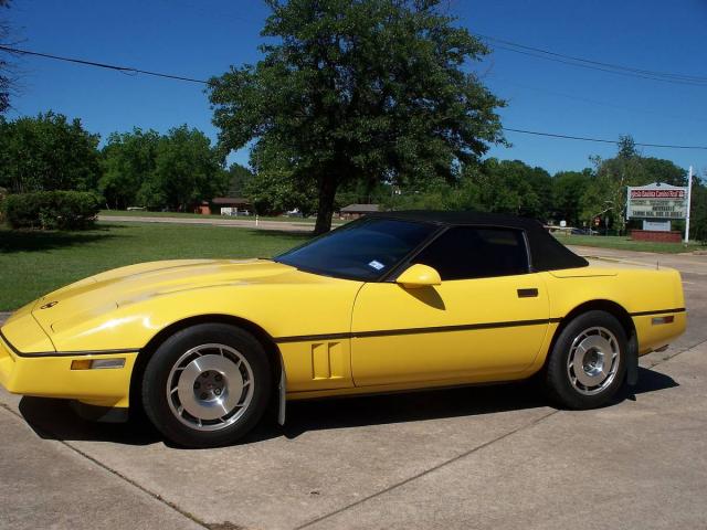 Chevrolet Corvette Convertible image 4