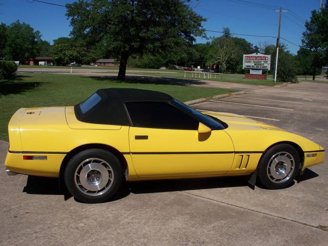 Chevrolet Corvette Convertible image 7