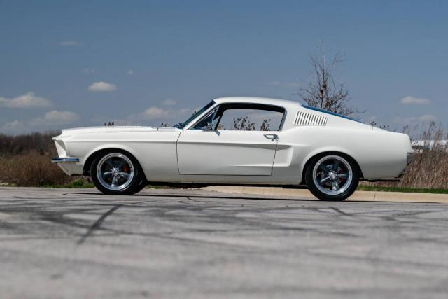 Ford Mustang Fastback image 2