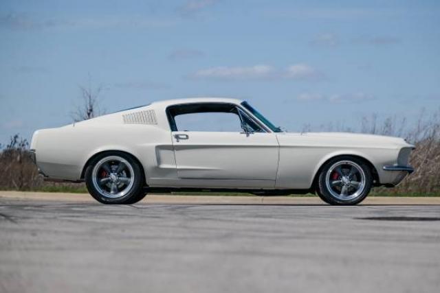 Ford Mustang Fastback image 7