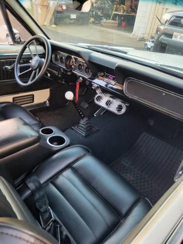 Ford Mustang image 6