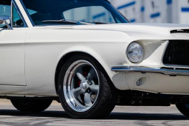 Ford Mustang Fastback image 3