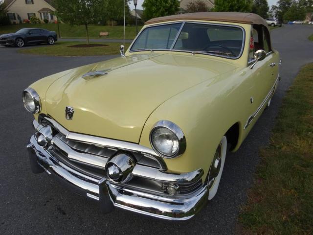 Ford Delixe image 8