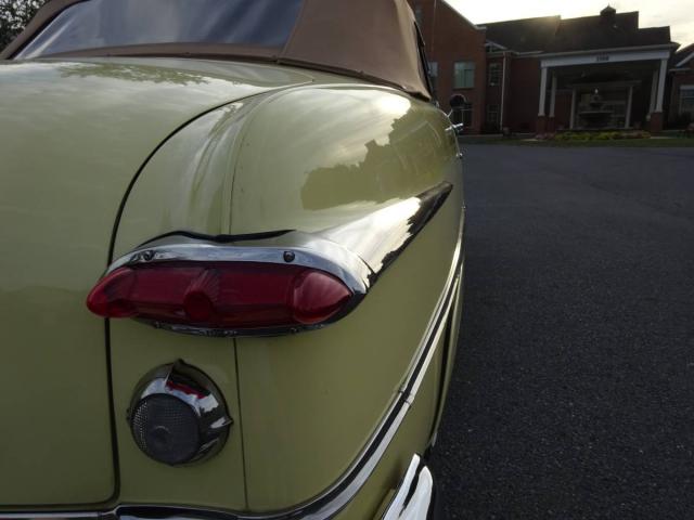 Ford Delixe image 2
