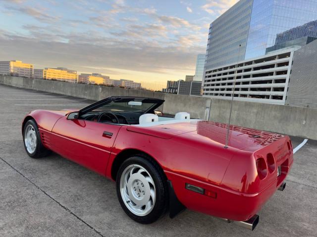 Chevrolet Corvette image 2