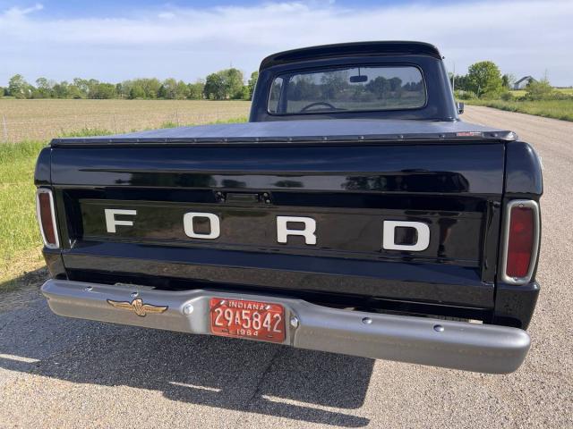 Ford F100 Pickup image 9