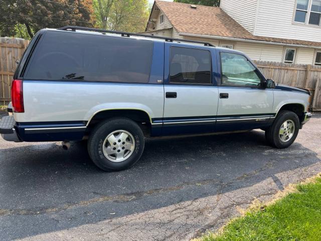 Chevrolet Suburban 1500 4x4 image 4