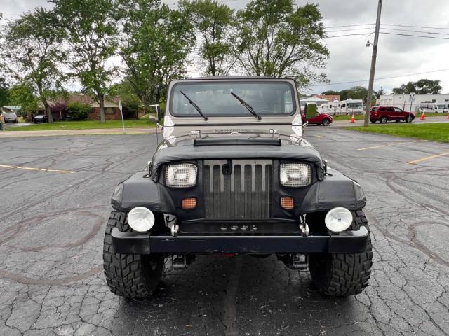 Jeep Wrangler Sahara image 9