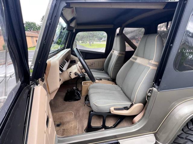 Jeep Wrangler Sahara image 8