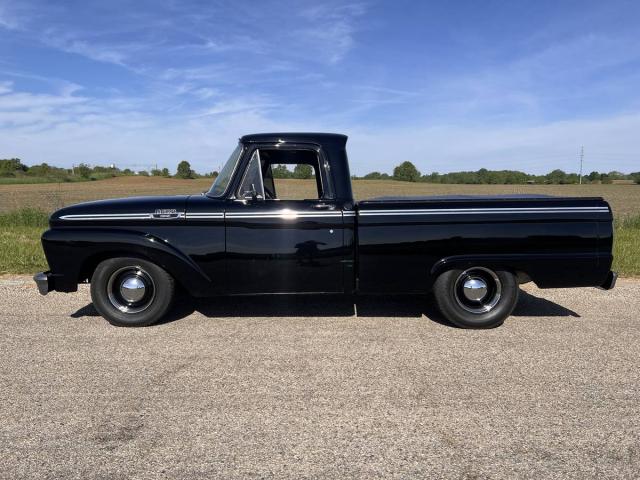 Ford F100 Pickup image 9
