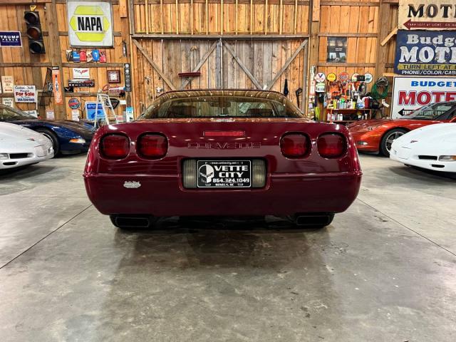 Chevrolet Corvette image 1
