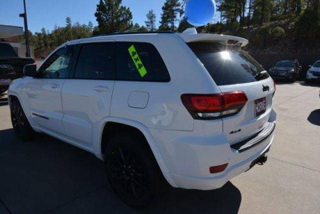 Jeep Grand Cherokee image 2