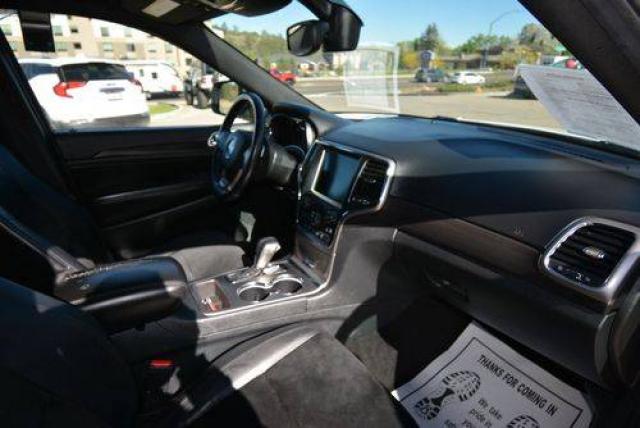 Jeep Grand Cherokee image 7