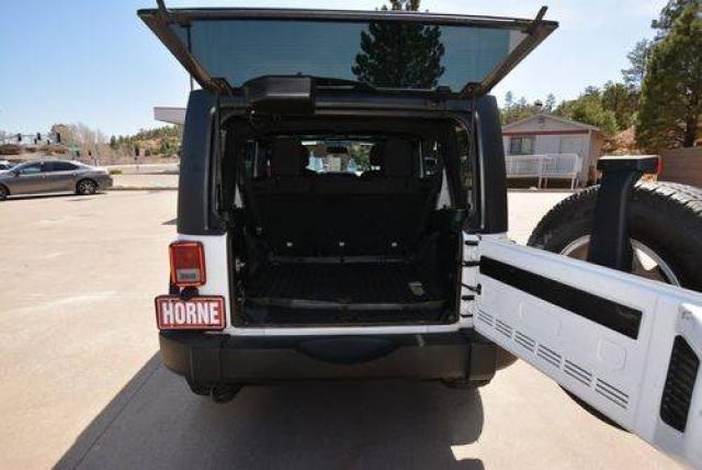 Jeep Wrangler Unlimited image 2