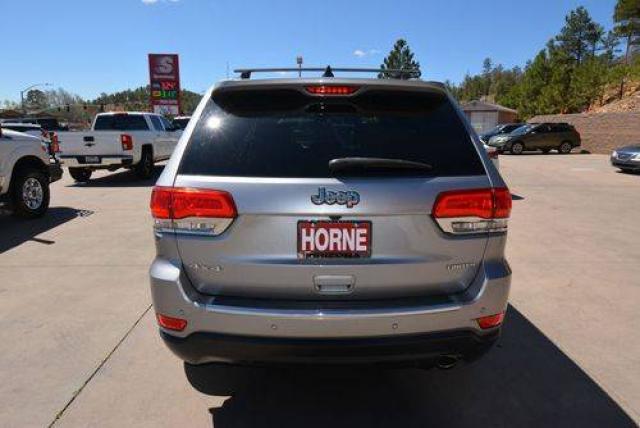 Jeep Grand Cherokee image 8