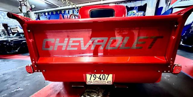 Chevrolet Pickup image 2