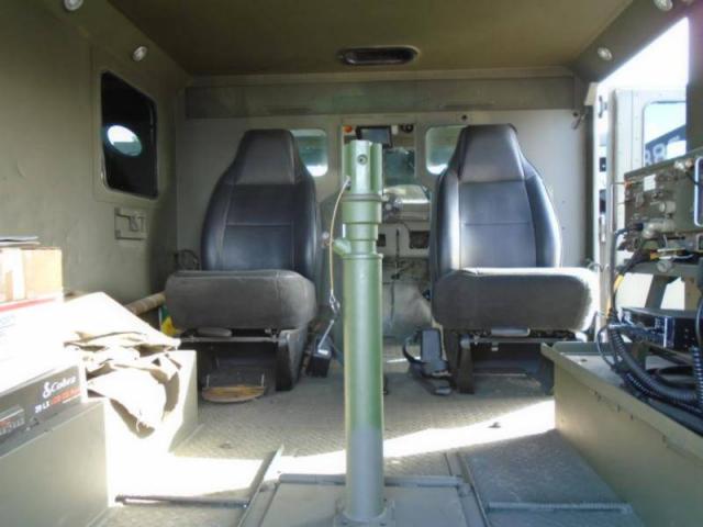 Ford F-650 Sd image 7