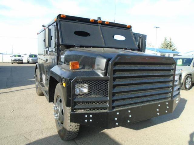 Ford F-650 Sd image 9