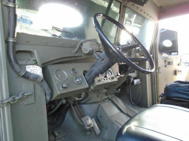 Ford F-650 Sd image 3