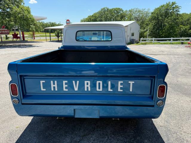 Chevrolet Custom image 5