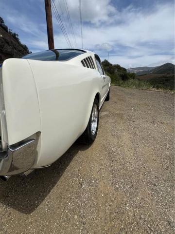 Ford Mustang image 9
