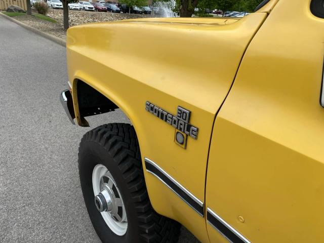 Chevrolet Silverado 3500 Hd Crew Cab image 6