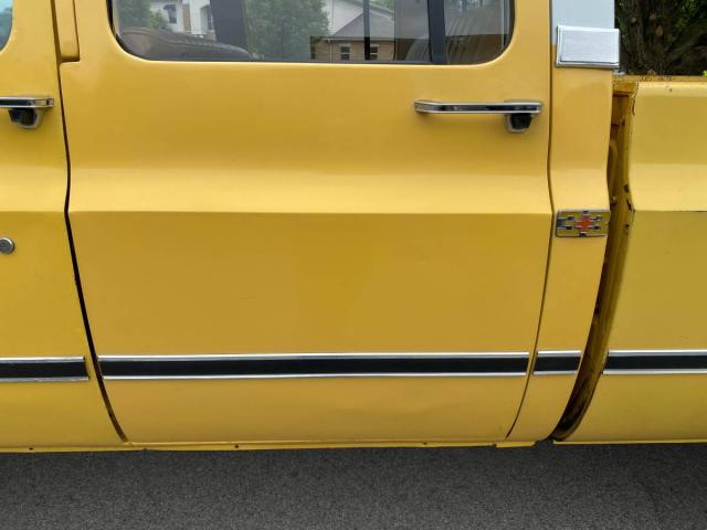 Chevrolet Silverado 3500 Hd Crew Cab image 9