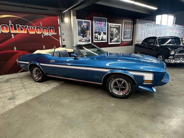 Ford Mustang Convertible image 3