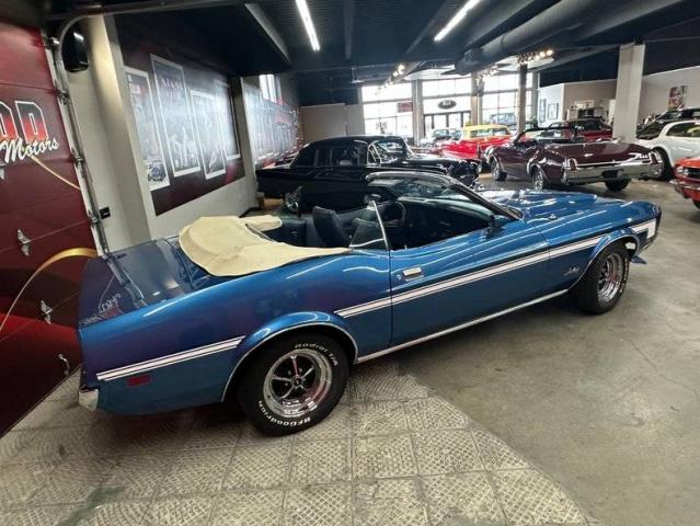 Ford Mustang Convertible image 6