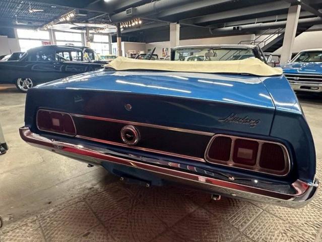 Ford Mustang Convertible image 8