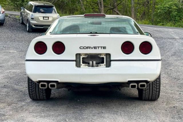 Chevrolet Corvette image 8