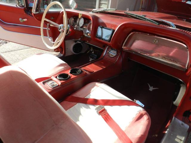 Ford Thunderbird image 1