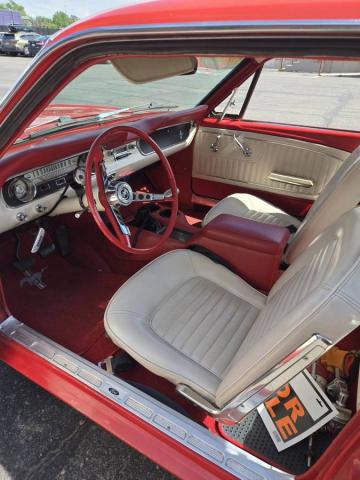 Ford Mustang image 8