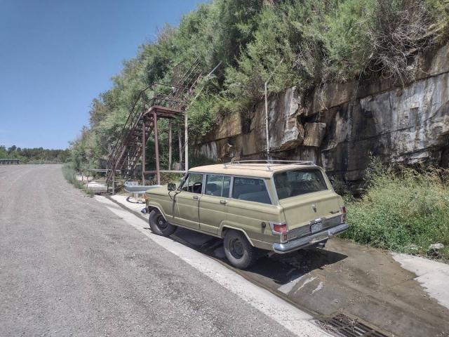 Jeep Wagoneer image 5