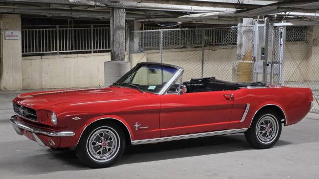 Ford Mustang image 8