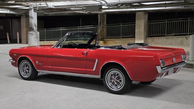 Ford Mustang image 5