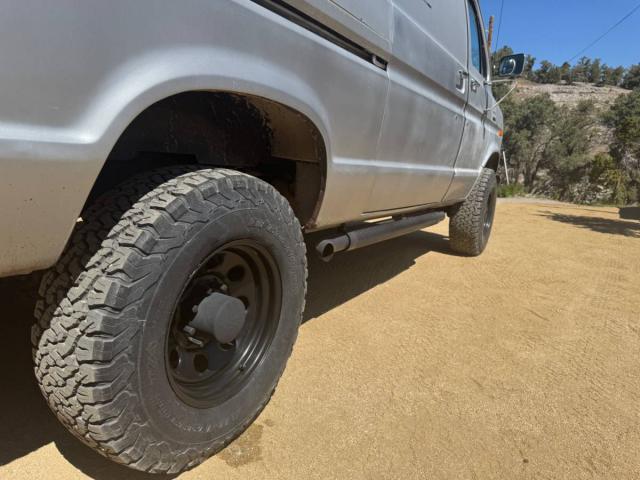 Ford E350 Van image 8