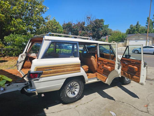 Jeep Wagoneer image 6