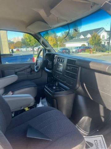 Chevrolet Express image 3