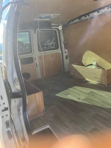 Chevrolet Express image 2