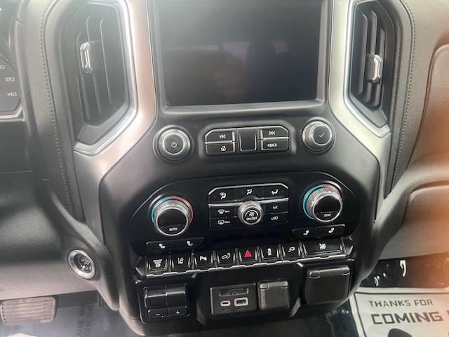 Chevrolet Silverado 2500hd image 3