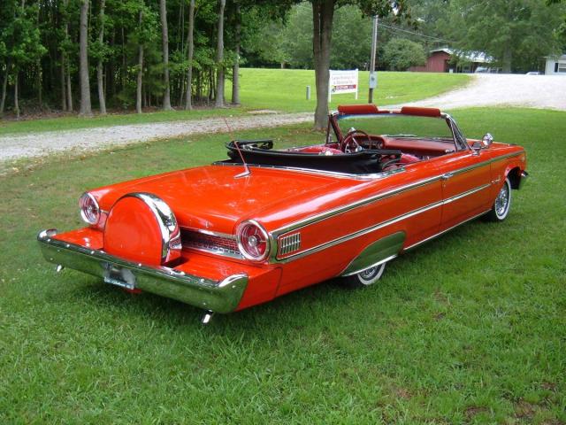 Ford Galaxie 500 Convertible image 3